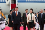 习近平抵达首尔开始对韩国进行国事访问