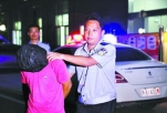 收藏家屋里发生抢劫命案 刑警追凶21年抓获嫌犯